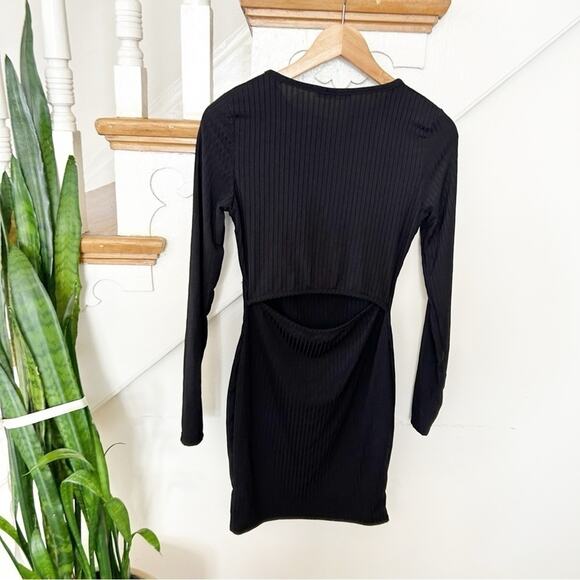 Nasty Gal Black Long Sleeve Round Neck Ribbed Bodycon Dress w/ Back Cut-Out Sz 6 - Picture 4 of 5